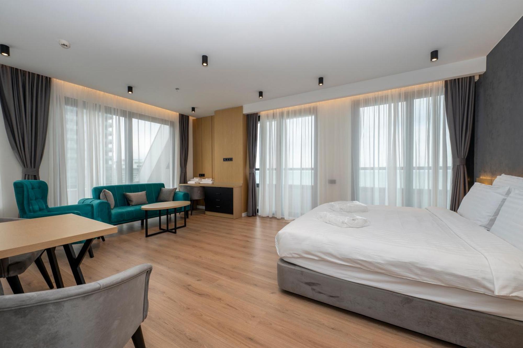 The Grandeur Hotel Batumi Exterior foto
