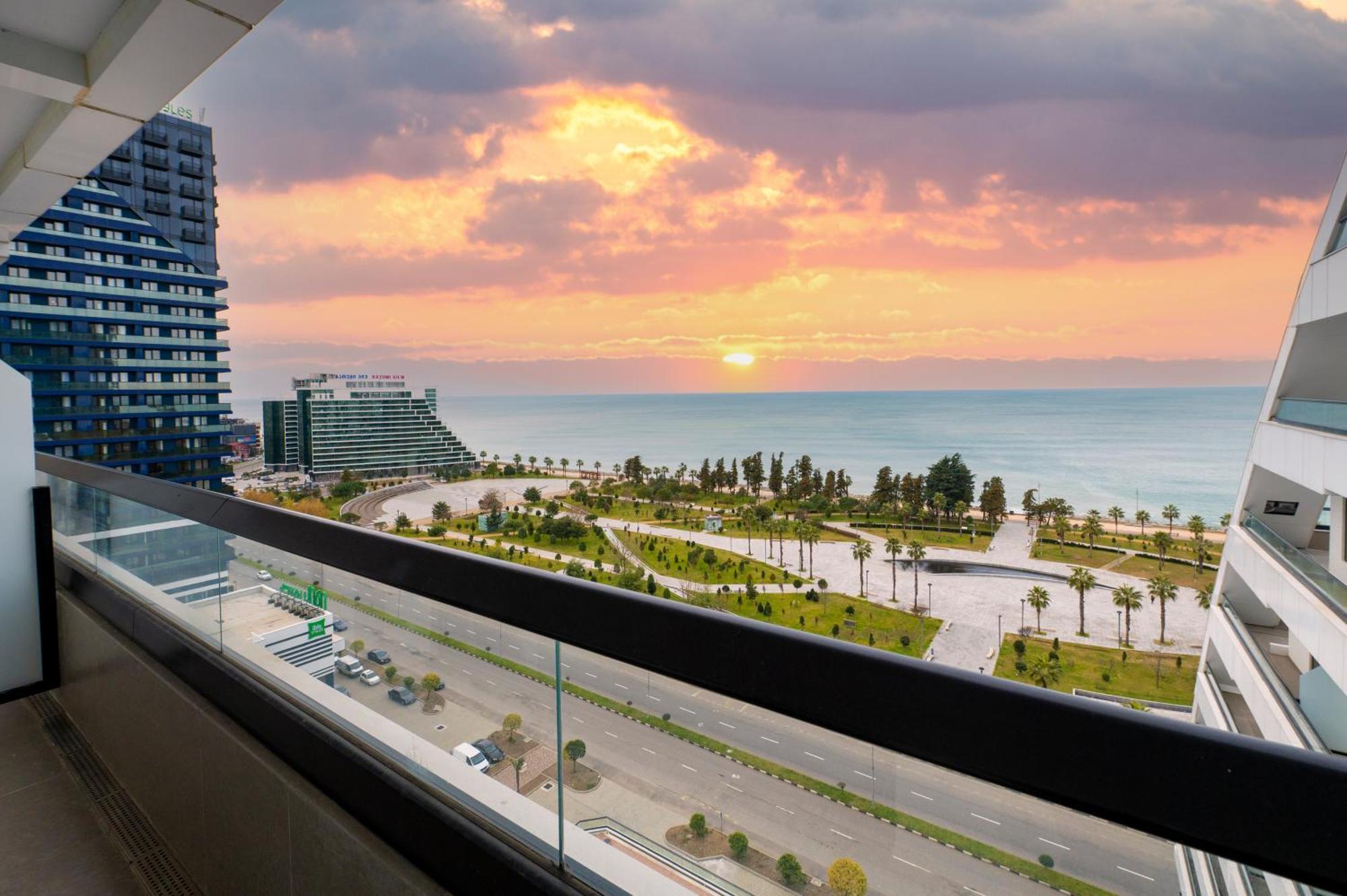 The Grandeur Hotel Batumi Exterior foto